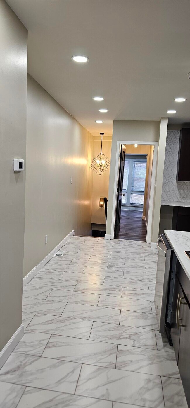 Foto del edificio - 1531 W Fairmount Ave