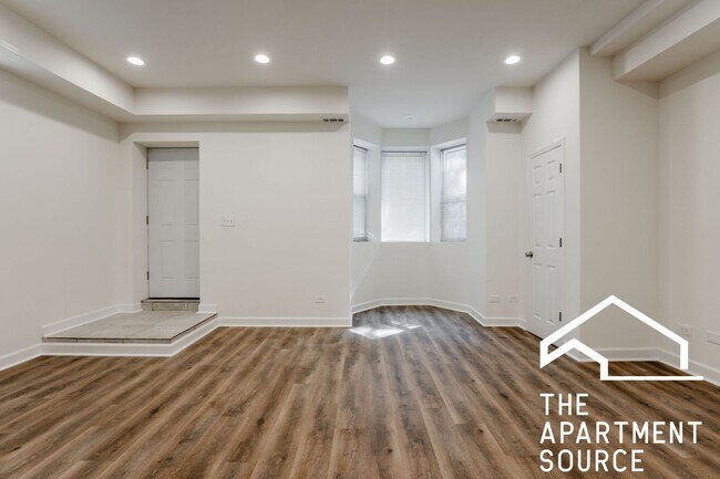 Foto del edificio - Huge 3 bedroom Unit in Logan Square