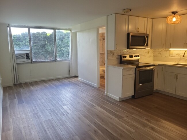 Building Photo - Convenient Studio in Century Park Plaza – ...