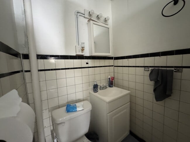 Foto del edificio - 356 Stewart St