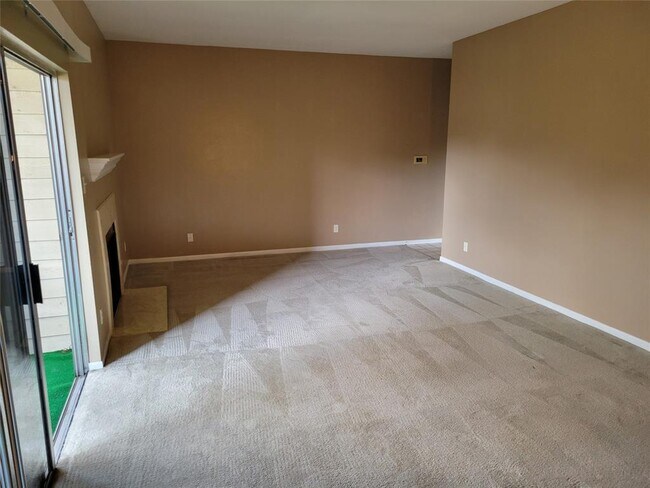 Building Photo - 6500 Harbor Town Dr