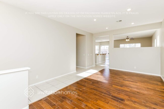 Foto del edificio - 8738 Running Waters Ct