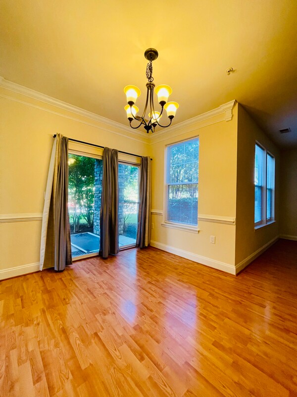 Foto del edificio - 12824 Clarksburg Square Rd