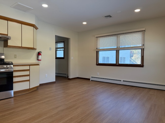 Building Photo - 520 3rd Ave