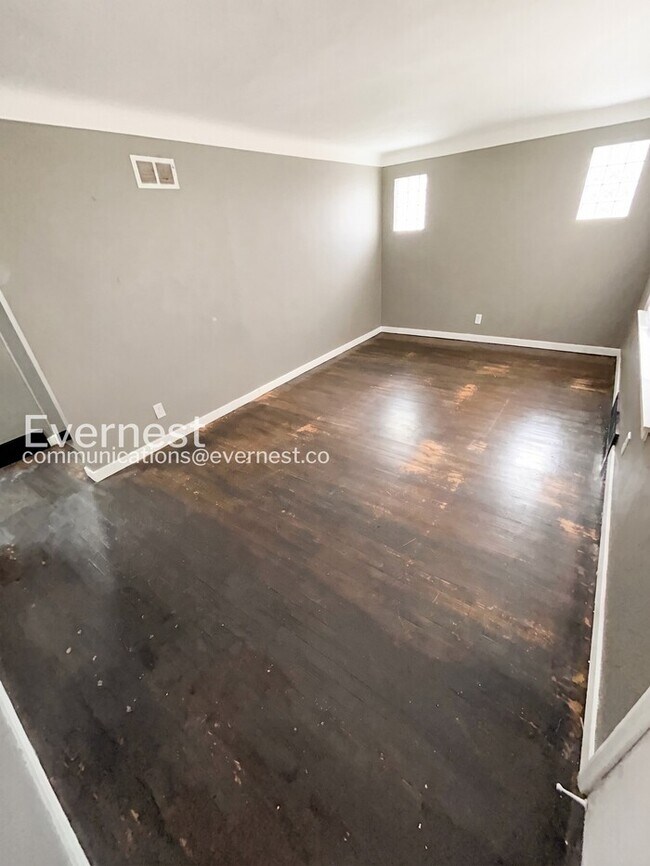 Foto del edificio - 5546 Floy Ave