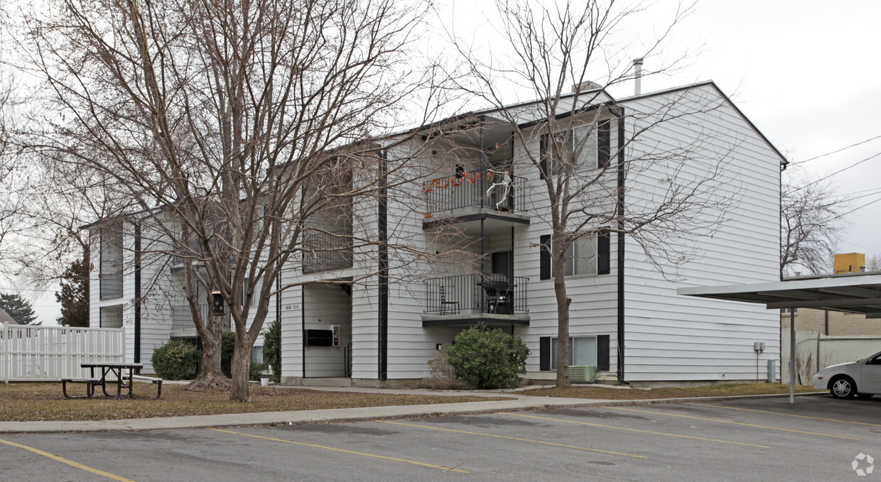 Primary Photo - Forest Park Apartments