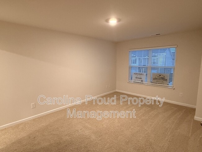 Building Photo - 3200 Tatlock Wy