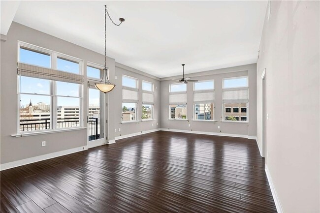 Building Photo - 201 W Ponce de Leon Ave