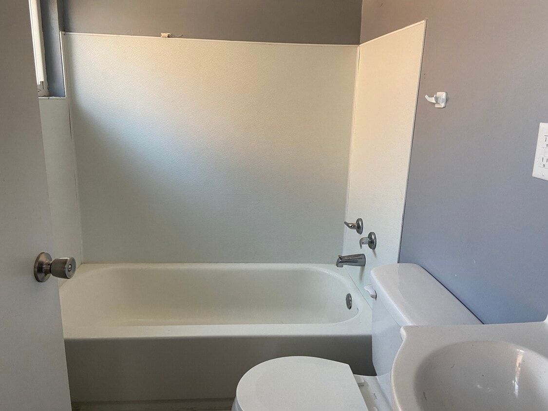 661 Pike St Unit 3, Covington, KY 41011 Apartments in Covington, KY