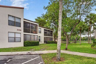 Building Photo - 2308 S Cypress Bend Dr
