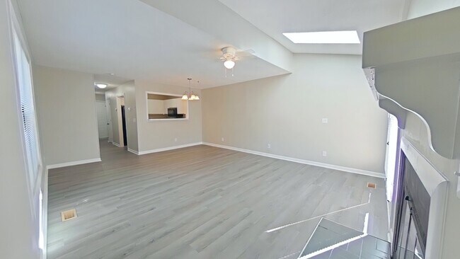 Foto del edificio - 1199 Wrenwood Ct