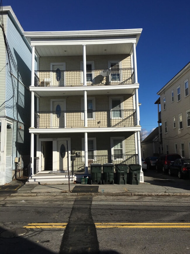 Building Photo - 217 Salem Street