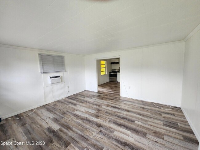 Foto del edificio - 72 Bossieux Blvd