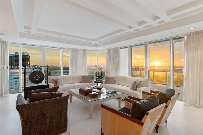 Building Photo - 10101 Collins Ave
