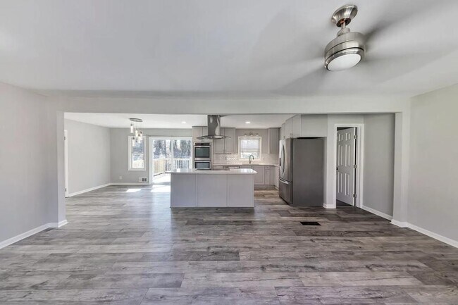 Foto del edificio - 2764 Veltre Pl SW