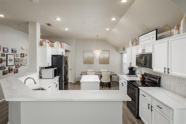 Foto del edificio - 3124 Nighthawk Ln