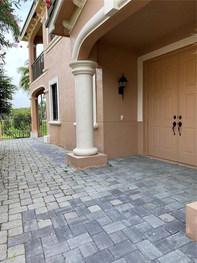 Foto del edificio - 2697 Center Ct Dr