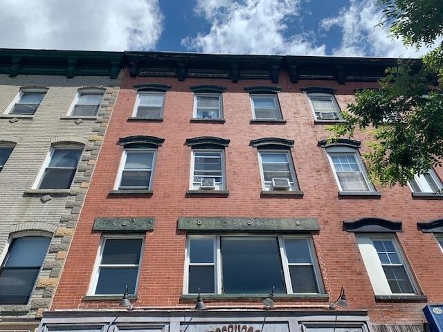 Primary Photo - 515 Washington St