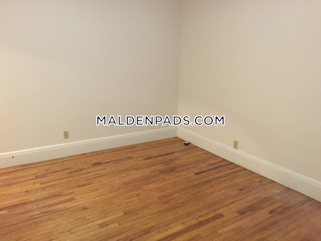 Building Photo - 349 Pleasant St