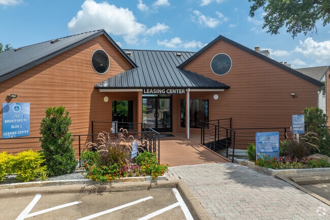 Entrance - Leasing Center - The Carmin