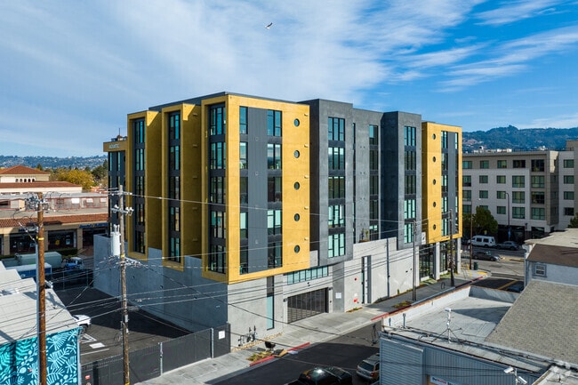 Photo - Aquatic Ashby Apartments