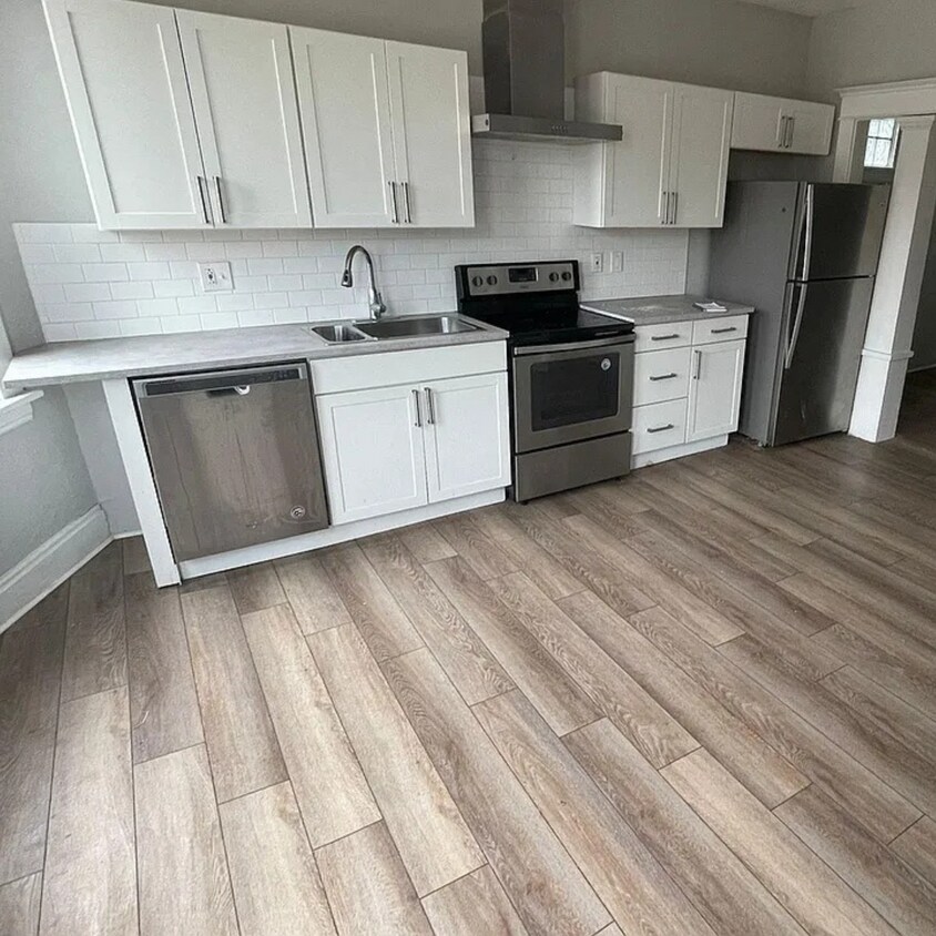 Foto principal - 2015 Broadway Ave