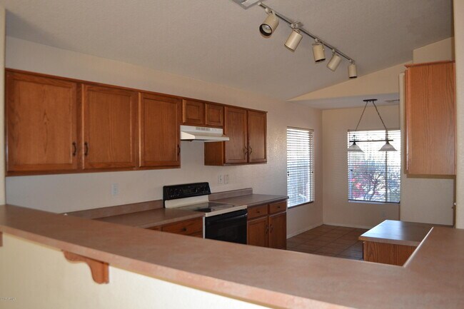 Building Photo - 10449 W Granada Rd