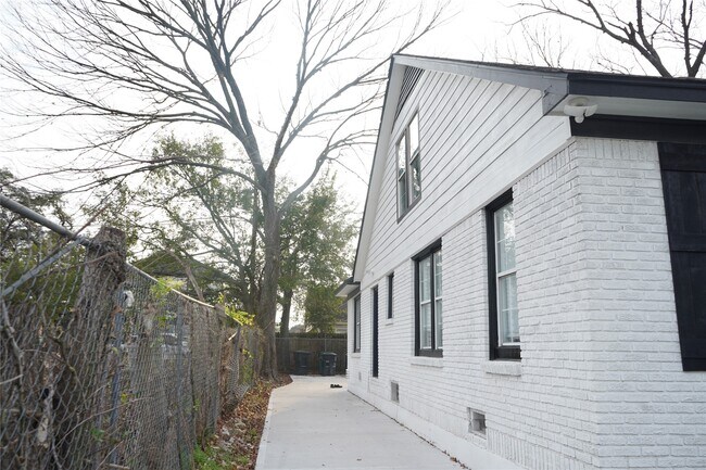 Foto del edificio - 2516 Isabella St