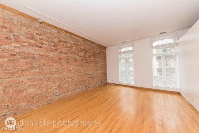 Building Photo - 2 br, 2 bath Condo - 679 N Milwaukee