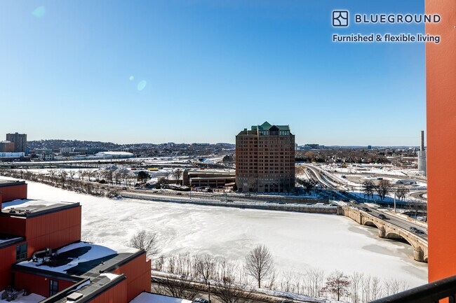 Foto del edificio - 812 Memorial Dr