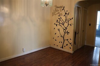 Building Photo - 955 E 98th St