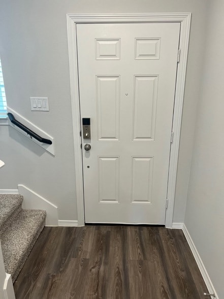 Building Photo - 26010 Emory Holw Dr