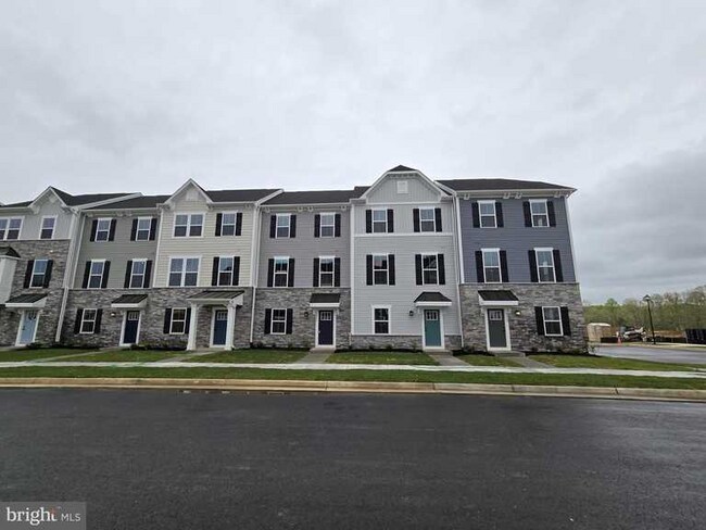 Foto del edificio - 4550 Chase Ln