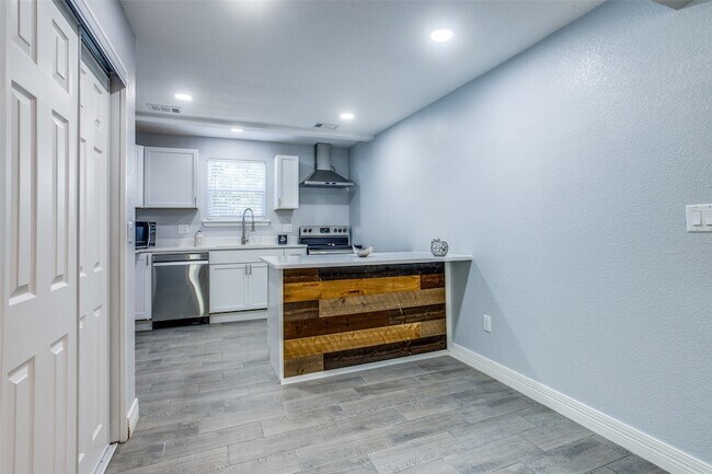 Foto del edificio - 902 Clark St