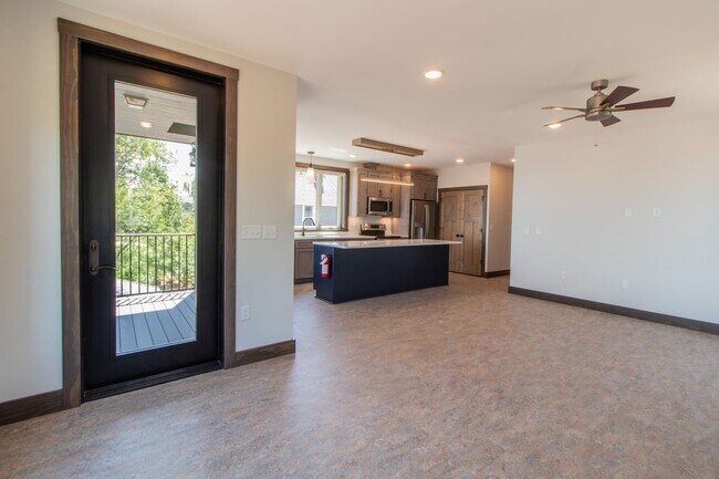 Foto del edificio - AVAILABLE AUGUST - Beautifully Renovated 2 bed/1bath Home on PARK POINT