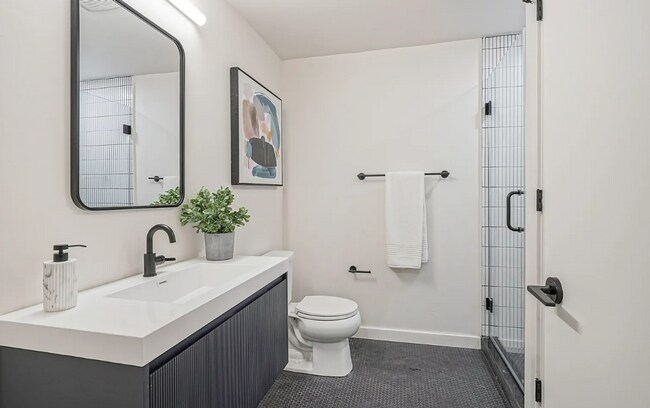 Photo - 1301 Bainbridge St Apartment