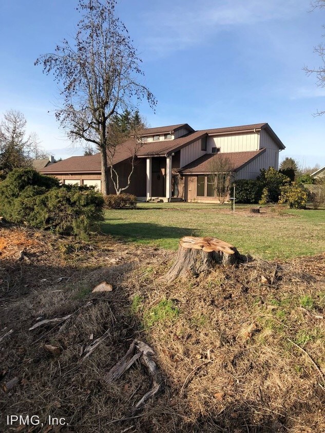 Primary Photo - 4 br, 2 bath House - 562 Aspen Street