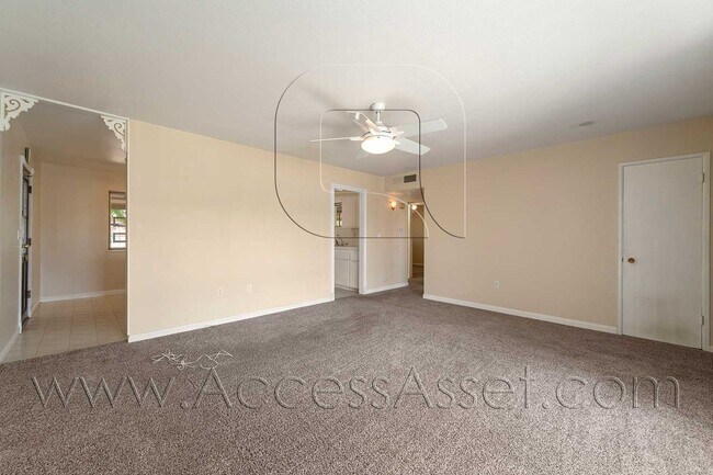 Foto del edificio - Lovely Single Story 2 Bed/1 Bath Beautiful...