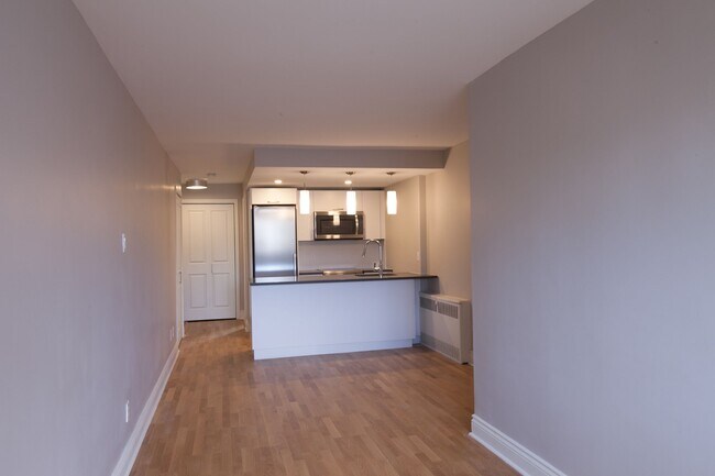 Building Photo - 3460 Rue Durocher