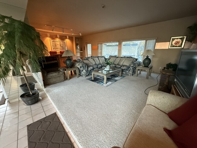 Foto del edificio - 1722 Alder Dr