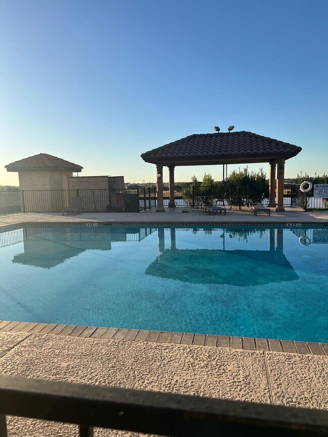 Foto del edificio - 8216 Casa Verde Rd