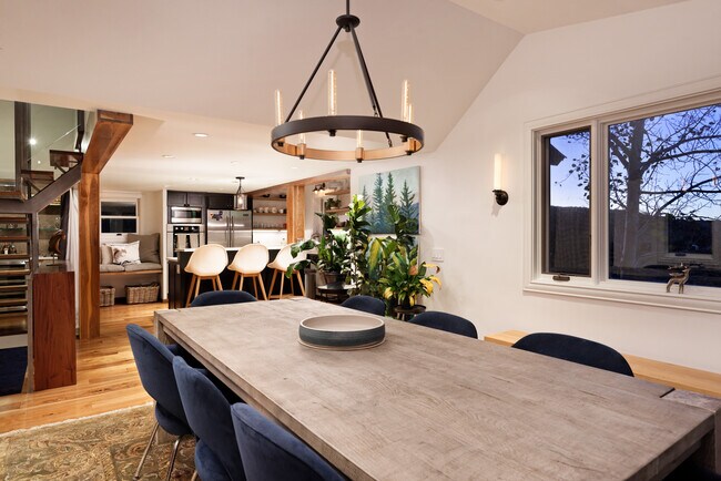 Foto del edificio - 2661 Juniper Hill Rd