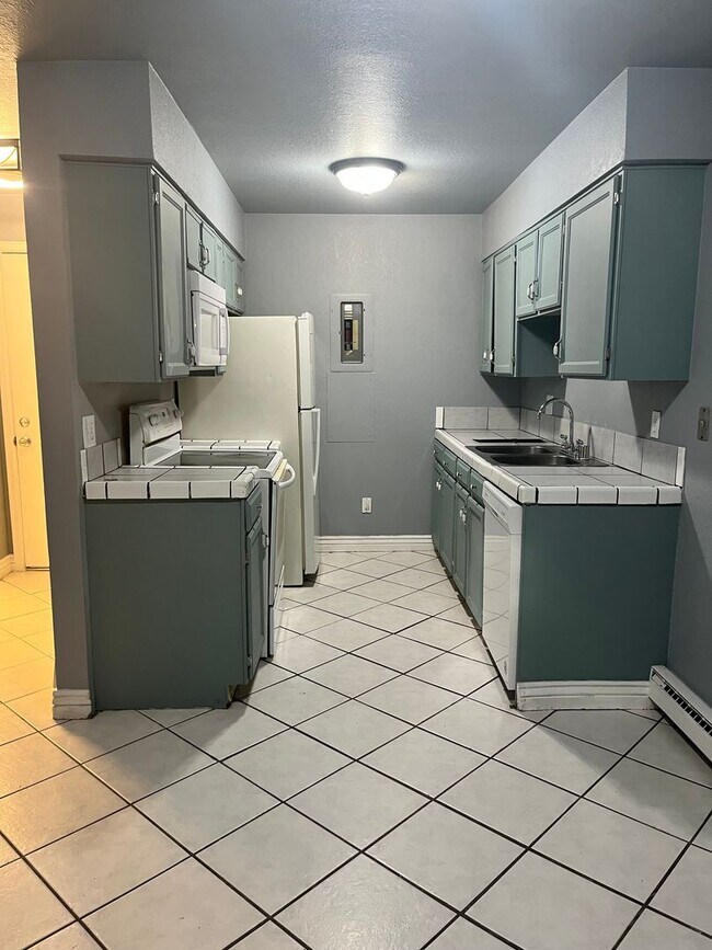 Foto del edificio - Beautiful 1 Bed Condo at Mississippi & 225!