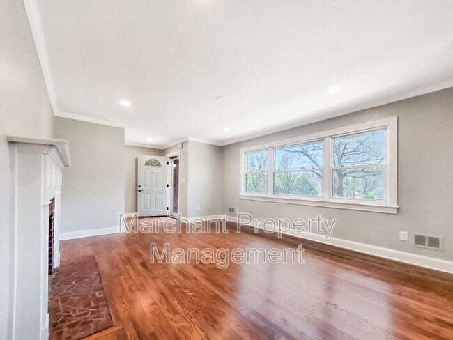 Foto del edificio - 103 Robin Hood Rd