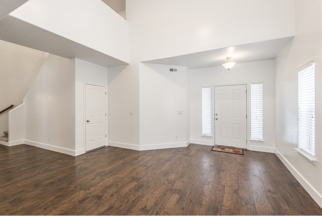 Building Photo - 646 E 1590 S