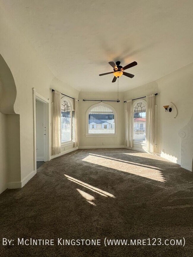 Building Photo - Welcome to Your New Home: Stunning Apartme...