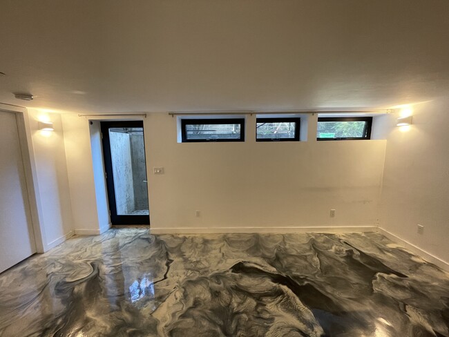 entrance as seen from inside - 206A Donohoe Street