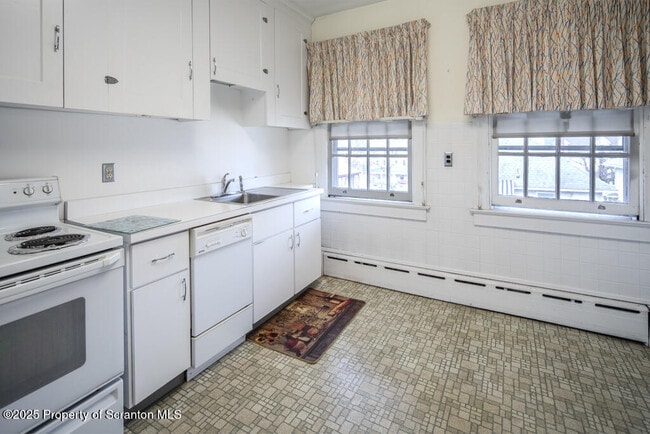 Building Photo - 1204 Richmont St