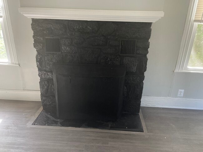 Building Photo - East Park Apartments