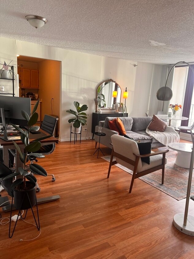 Building Photo - 200 N Dearborn St